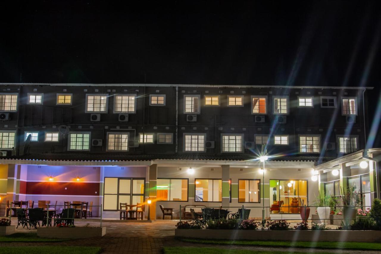 Stay Afrique Hotel Булавайо Екстер'єр фото